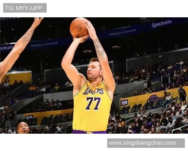 2007年湖人与国王的经典对决回顾与精彩瞬间分析