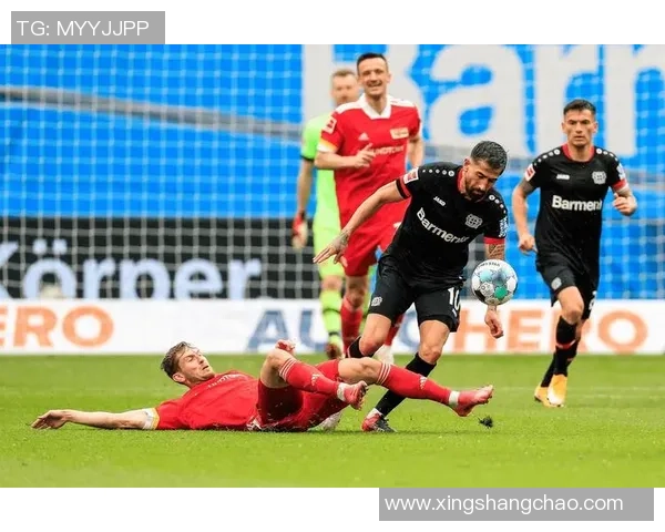 曼联与巴黎次回合精彩对决回放全景解析与战术分析